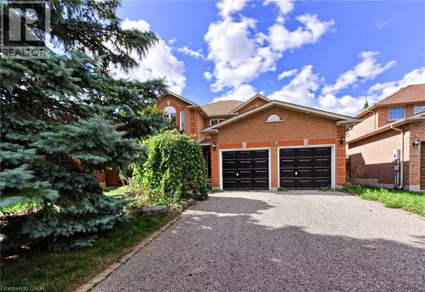 175 RHODES Circle, Newmarket, ON L3X1V3