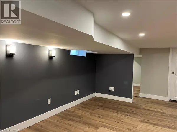 Hamilton, ON L8L2M4,23 ROSEMONT AVE #Basement