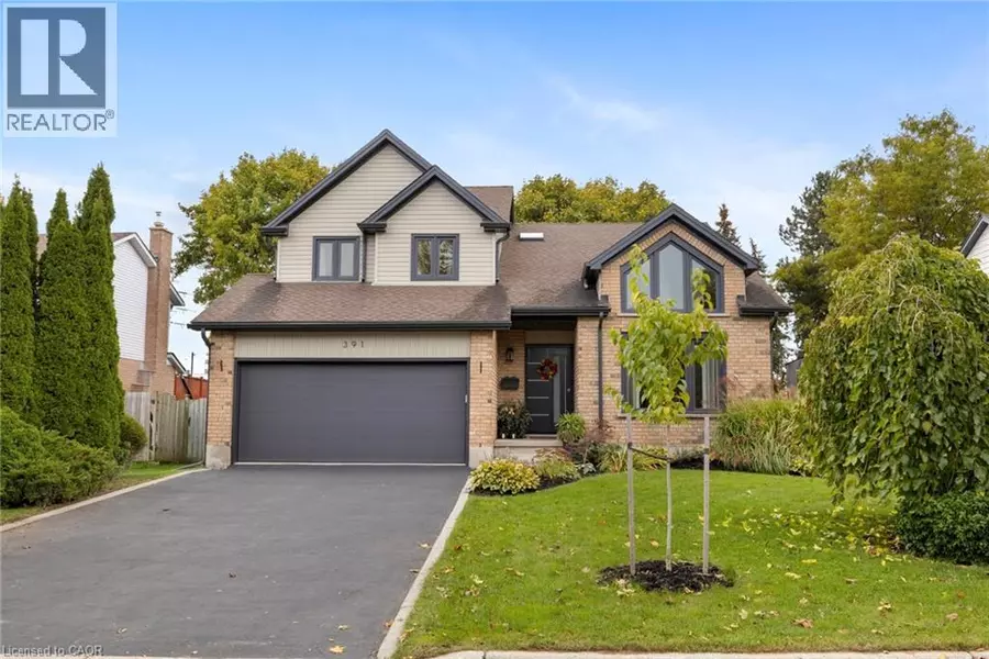 391 STRAWBERRY Crescent, Waterloo, ON N2K3J4