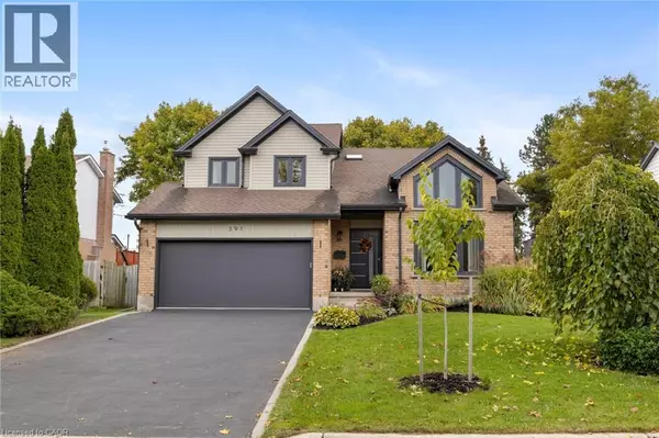 391 STRAWBERRY Crescent, Waterloo, ON N2K3J4