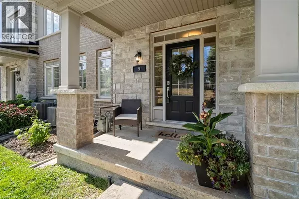 Waterdown, ON L8B0X2,215 DUNDAS ST East #9