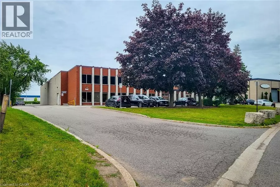 1070 HERITAGE RD #1, Burlington, ON L7L4X9