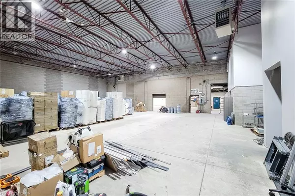 Burlington, ON L7L4X9,1070 HERITAGE RD #1