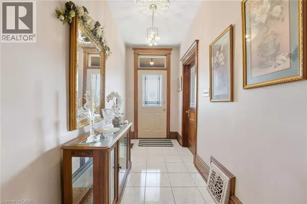 Hamilton, ON L8L4T7,411 CATHARINE Street N