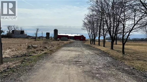 Stoney Creek, ON L8J3C6,414 MUD Street E Unit# Front Garage