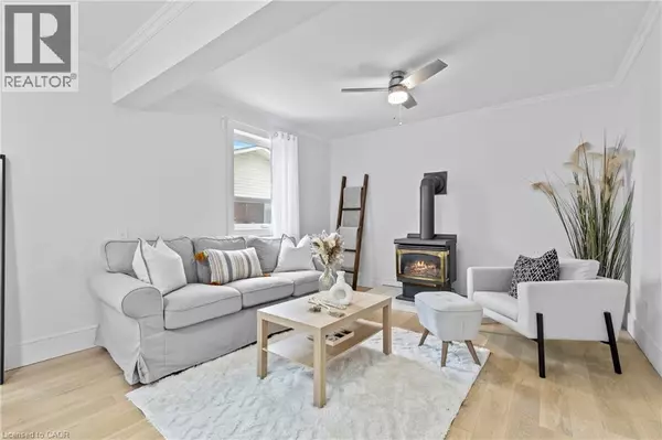 Dundas, ON L9H2N5,30 ANN Street