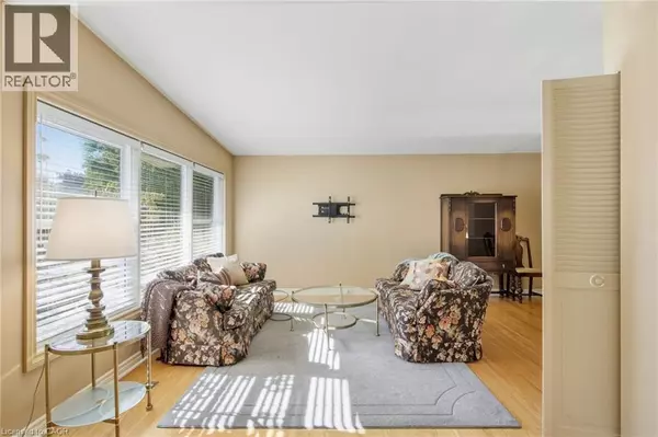 Hamilton, ON L8V2P5,106 FIELDING Crescent