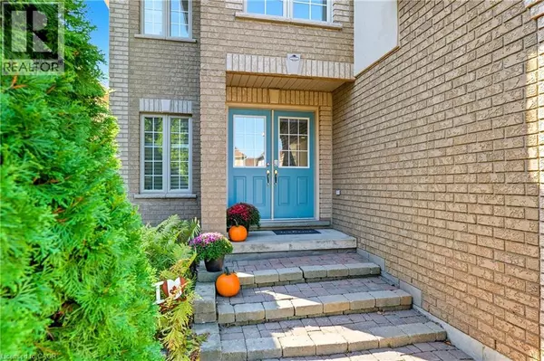 Ancaster, ON L9K1M9,66 SUFFOLK Street