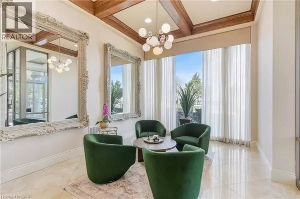 Hamilton, ON L8V1A1,174 MOUNTAIN PARK AVE #2W