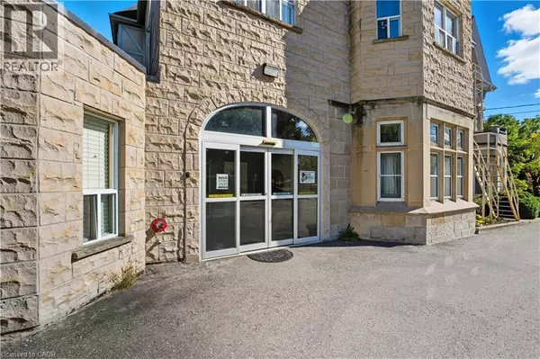 Paris, ON N3L2N2,185 GRAND RIVER Avenue N