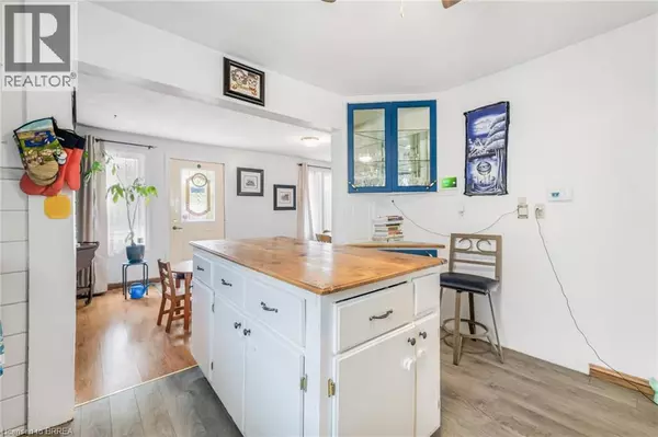 Delhi, ON N4B1H9,161 CRYSLER Street