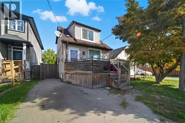 Hamilton, ON L8H3X1,175 GRACE Avenue