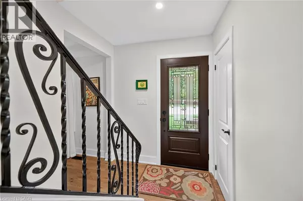 Burlington, ON L7T1Z5,233 TOWNSEND Avenue