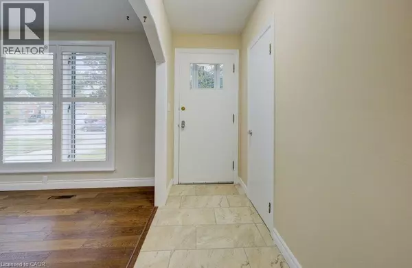 Kitchener, ON N2B2C6,492 EPHRAIM Street