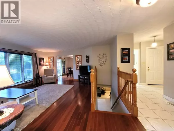 Waterford, ON N0E1Y0,8 SIMON Court