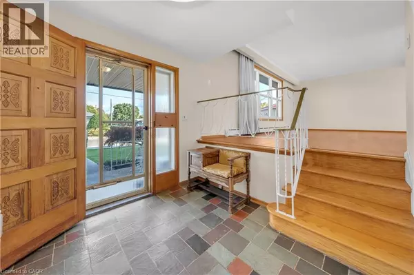 Hamilton, ON L9A4W7,132 GREENINGDON Drive