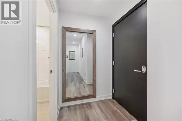 Kitchener, ON N2G0E4,15 WELLINGTON ST South #909