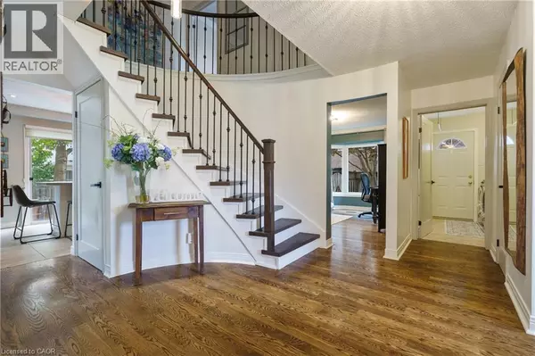 Burlington, ON L7M3N4,3214 TANIA Crescent