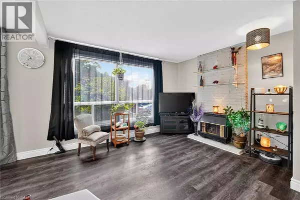 Burlington, ON L7T3Z1,973 FRANCIS RD #1