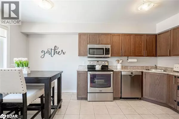 Barrie, ON L9J0G8,25 MADELAINE DR #7