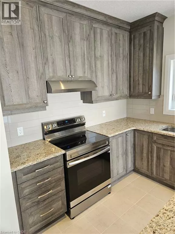 Waterloo, ON N2V0H9,576 BALSAM POPLAR Street