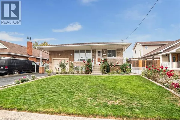 Hamilton, ON L8H6A5,31 ADAIR Avenue