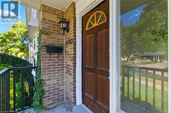 Burlington, ON L7L1Z1,4502 BENNETT Road