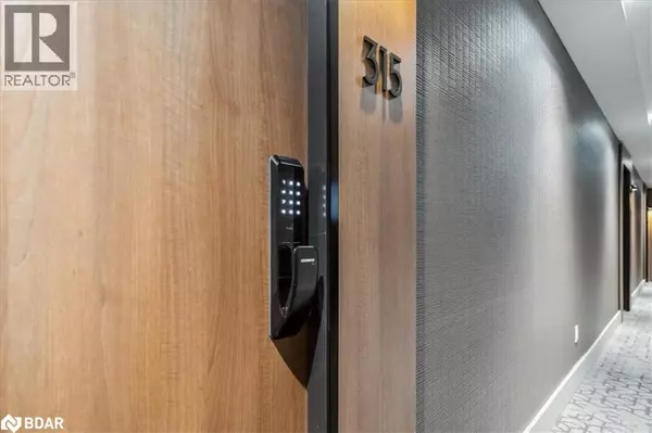 Mississauga, ON L5G1L7,21 PARK ST East #315