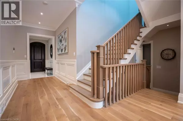 Burlington, ON L7N1W4,385 PINE COVE Road