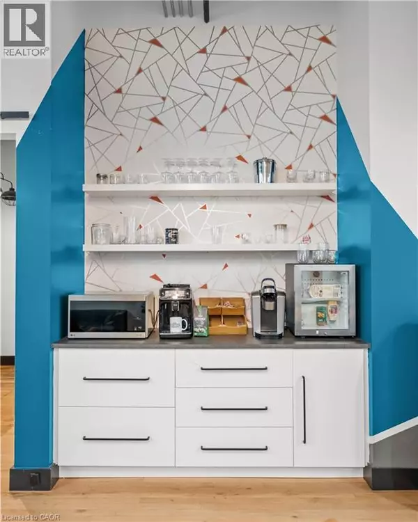 Cambridge, ON N1S5C3,135 GEORGE ST North #202 & 204