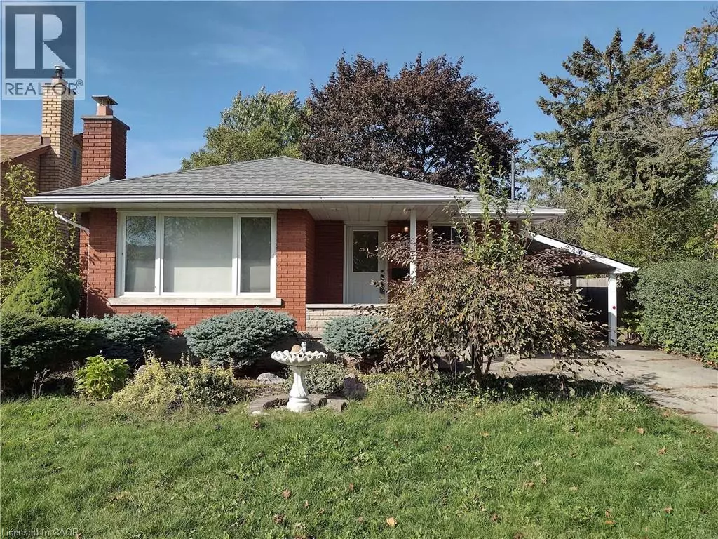 Kitchener, ON N2C1S7,246 EIGHTH Avenue