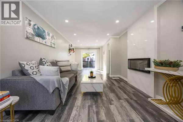 Oshawa, ON L1H1H6,1057 KING Street E