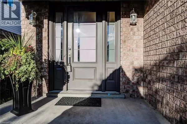 Waterloo, ON N2K4G1,528 CHESAPEAKE Crescent