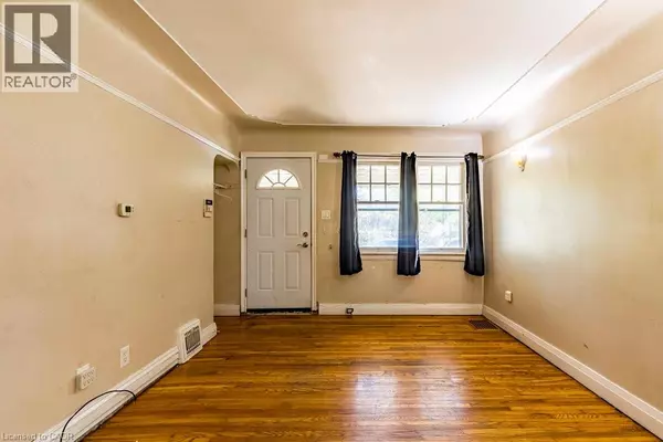 Hamilton, ON L8S1M7,132 TOPE Crescent