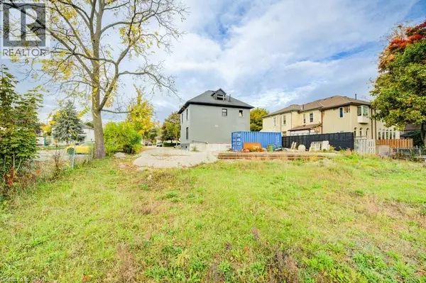 Cambridge, ON N1S2L1,67 GRAND Avenue N