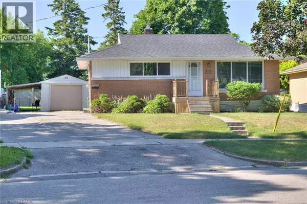 71 BROADMOOR Avenue, Kitchener, ON N2C1Y6