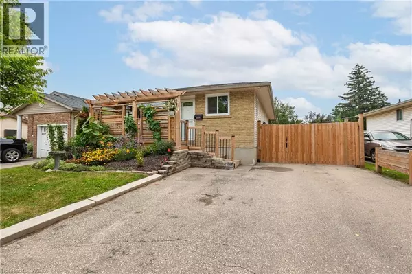 Cambridge, ON N3C1B9,112 LIMPERT Avenue