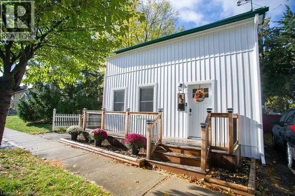 Brantford, ON N3T3M4,82 ALBION Street