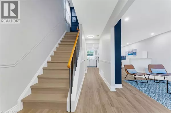 Burlington, ON L7P3W2,2258 MANCHESTER Drive