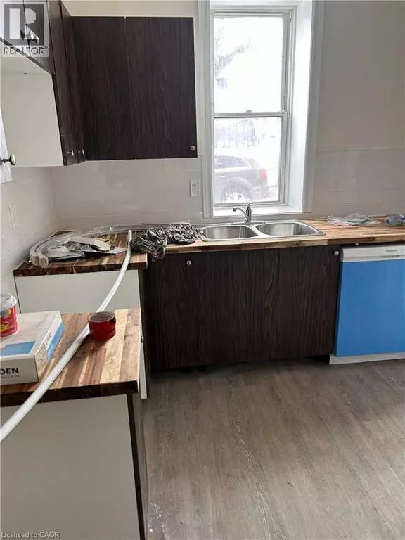 Hamilton, ON L8L3Y2,33-35 E WOOD Street E