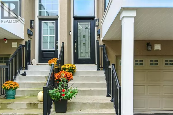 Oakville, ON L6L3J1,117 NELSON ST #3