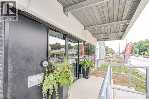 Kitchener, ON N2E4J1,595 STRASBURG RD #606