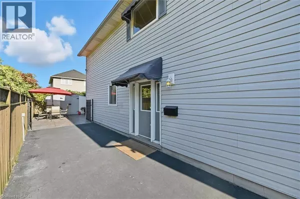 Hamilton, ON L8H7C2,21 ARDEN Avenue