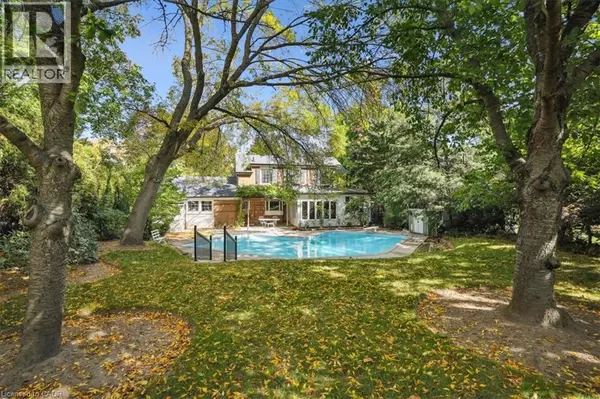 Burlington, ON L7L2C8,222 STRATHCONA Drive