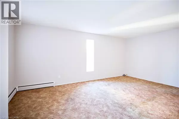 Guelph, ON N1G2V5,57 CONROY CRES #204