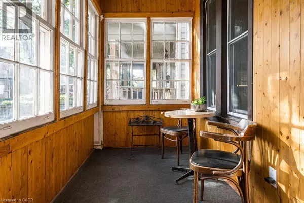 Hamilton, ON L8L7S3,251 BALMORAL Avenue N