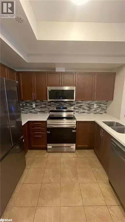 Oakville, ON L6M0J7,2420 BARONWOOD DR #32-02