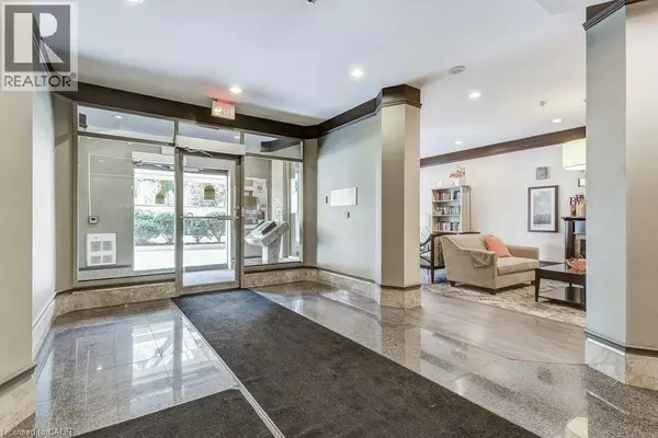 Hamilton, ON L8P3K6,67 CAROLINE ST South #9D