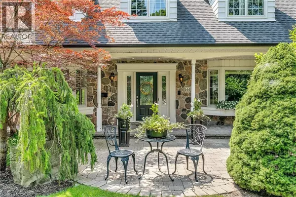 Oakville, ON L6J4V1,166 MAPLE GROVE Drive