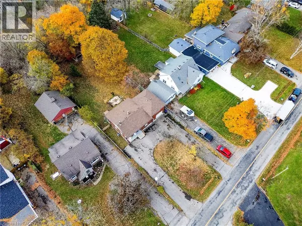 Brantford, ON N3T5L9,67 BLOSSOM Avenue